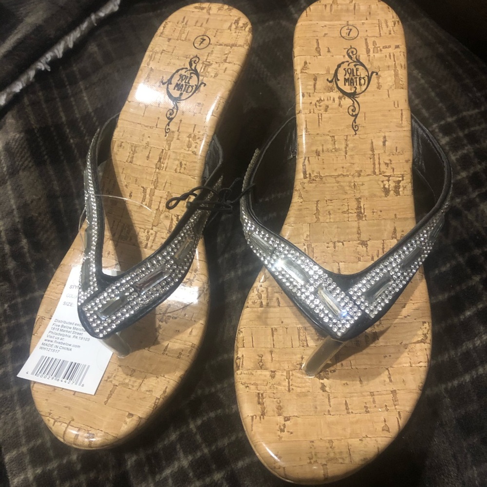 Sole Mates Wedge Sandal - Picture 3 of 6